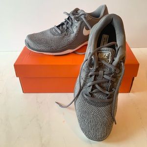 Women’s 10W Nike Running Shoes